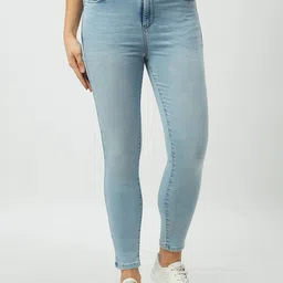 Kraus Jeans Women Skinny Fit Mid-Rise Light Fade Jeans-image-44