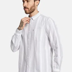 METTLE Men Opaque Striped Casual Shirt image 5