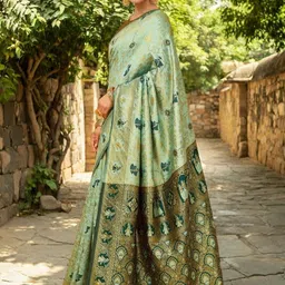 Mitera Ethnic Motifs Zari Silk Blend Handloom Paithani Saree image 3