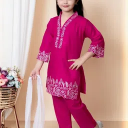 ikonic fashion Baby Girls Festive & Party Kurta, Pyjama & Dupatta Set (Pink Pack of 1)-picture-10