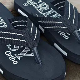 Gripsy Men Printed Thong Flip-Flops image 2