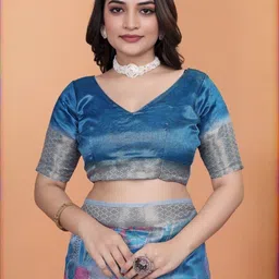 Aaishvyapparels Floral Silk Blend Saree image 3