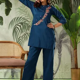 Bani Women Embroidered Mandarin Collar Angrakha Tunic With Trousers-picture-41