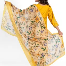 Label By Anusha Women Floral Embroidered Kurta with Trousers & Dupatta image 3