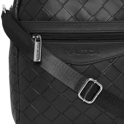 Nautica Unisex Textured Messenger Bag image 5