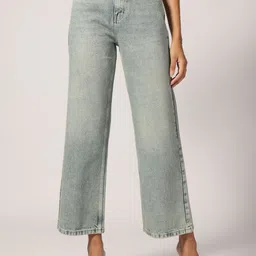 Belliskey Women Flared Mid-Rise Highly Light Fade Jeans-image-16