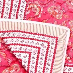 The Craft Monk Pink & White Floral Printed Mild Winter 350 GSM Single Bed Quilt image 3