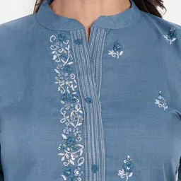 4u Fashion Women Blue Cotton Solid Straight Kurtas image 2