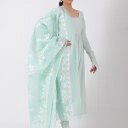 TJORI Floral Embroidered Net Dupatta With Thread Work image 4