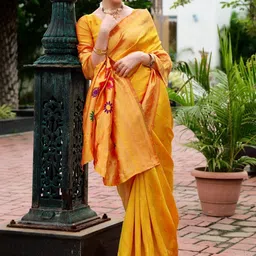 Kalista Floral Zari Silk Blend Paithani Saree image 3