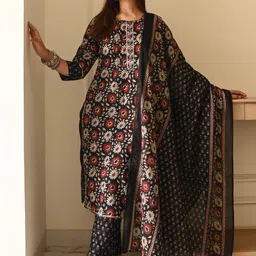 DIVASTRI Women Floral Printed Regular Thread Work Kurta with Trousers & With Dupatta-picture-39