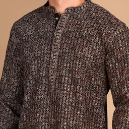 House of Pataudi Men Sequinned Embroidered Straight Kurta With Pyjama Kurta Set image 2