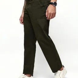 Dennis Lingo Men Solid Relaxed Fit Cotton Cargos Trousers image 4