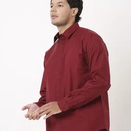 Blnk Men Relaxed Fit Solid Spread Collar Cotton Casual Shirt image 5