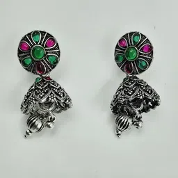 Women Click Sliver-Plated Stone-Studded & Beaded Jewellery Set image 2