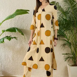 Indo Era Printed V-Neck Three-Quarter Sleeves Pure Cotton Top With Trousers-picture-22