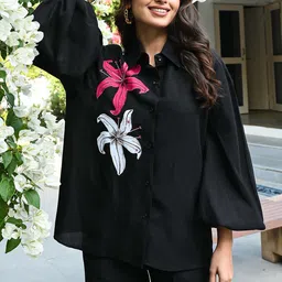 Ordinaree Embroidered Collar Neck Shirt With Trousers image 5