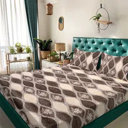 KLOTTHE Brown Geometric Printed 300 TC Double Bedsheet With 2 Pillow Covers-picture-18