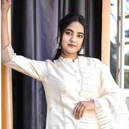 VredeVogel Floral Embroidered Thread Work Mandarin Collar Kurta with Trouser & Dupatta image 4