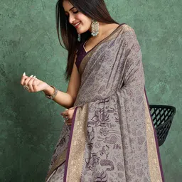 DIVASTRI Floral Printed Zari Saree-picture-24