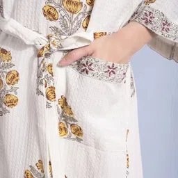 LacyLook Printed Cotton Bath Robe With Robe image 3