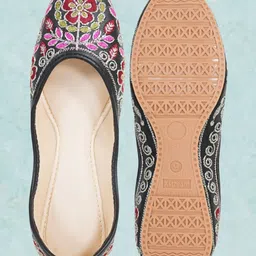Anouk Women Embellished Ethnic Mojaris with Embroidered Flats image 4