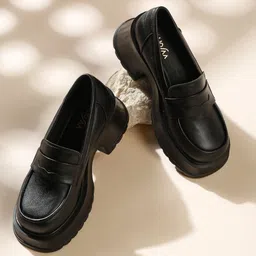 VALIOSAA Women Slip-On Lightweight Loafers-image-0