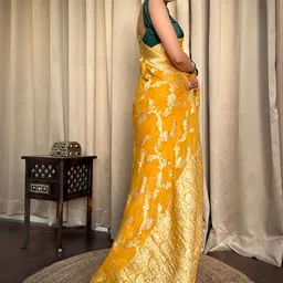 ZIKARAA Floral Zari Handloom Saree-picture-17