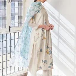 DIVASTRI Women Floral Printed Keyhole Neck Straight Kurta With Trouser And Dupatta image 2