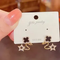 ONUYX Contemporary Ear Cuff Earrings image 4