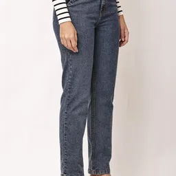 Kwantico Women Regular Fit Mid-Rise Light Fade Jeans image 5