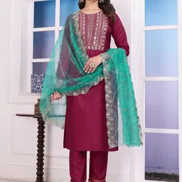 AVNISA ENTERPRISE Floral Yoke Design Thread Work Straight Kurta With Trousers & Dupatta-picture-12