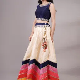 Utsav Fashion Embroidered Sequinned Shibori Ready to Wear Lehenga & Blouse With Dupatta image 3