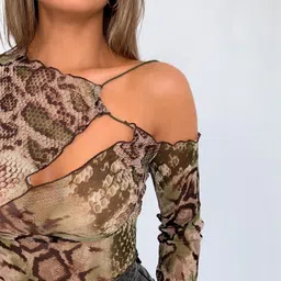 LULU & SKY Women Snake Skin Printed Cold-Shoulder Fitted Crop Top image 3