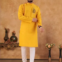V Gold Kurta Pajama Men Ethnic Motifs Embroidered Regular Pure Cotton Kurta with Pyjamas-picture-22