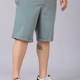 UNSIZED Men Regular Fit Mid-Rise Cotton Regular Shorts image 5