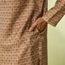 Diwas by Manyavar Men Embroidered Chikankari Kurta image 4