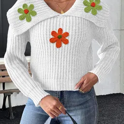 StyleCast x Revolte Peter Pan Collar Pullover With Applique Detail-picture-18