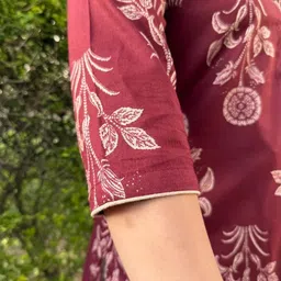 Sanskritam Women Floral Printed Kurta image 3