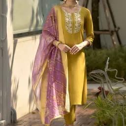 DIVASTRI Women Floral Embroidered Regular Thread Work Kurta with Trousers & With Dupatta-picture-38