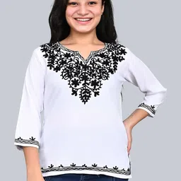 BlueWears Ethnic Motifs Embroidered V-Neck Thread Work Thread Work Kurti image 5