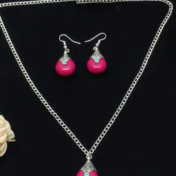 NIPSTec Teardrop Shaped Pendants with Chains image 4