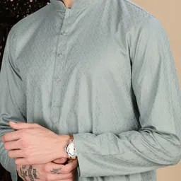 House of Pataudi Men Geometric Woven Design Mandarin Collar Straight Kurta & Trousers image 3