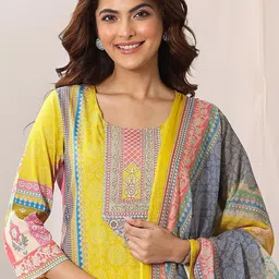 Brand Hill Women Ethnic Motifs Printed Kurta with Trousers & Dupatta image 4