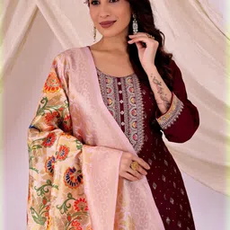 Moda Rapido Floral Woven Design Silk Dupatta-image-76