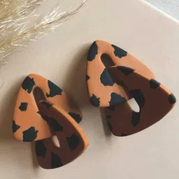 VMA PLAY FASHION Geometric Shaped Drop Earrings image 2