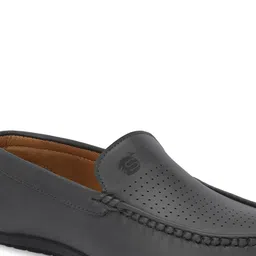 Stylelure Men Textured Formal Loafers image 5