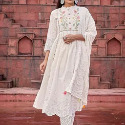Royal Export Floral Embroidered Thread Work Anarkali Kurta with Trousers & Dupatta image 1