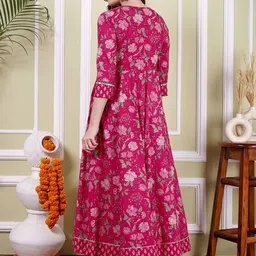 TARANJAL Floral Printed Notch Neck Pure Cotton Anarkali Kurta With Trousers & Dupatta image 3