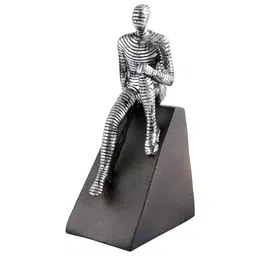 Zart Black Idol Showpiece image 4